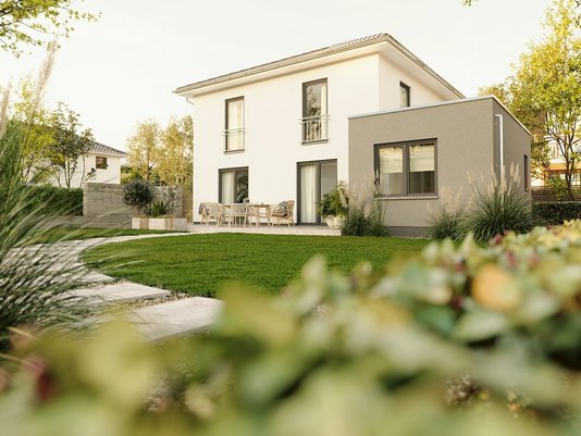 Ext_Stadthaus_Flair_124_Kubus_Putz_Garten