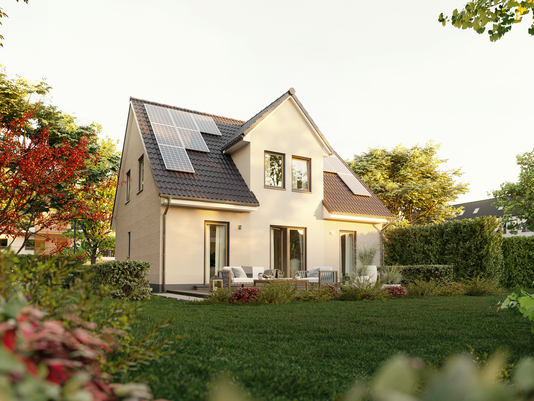 Flair 134 Gartenansicht mit PV-Anlage auf dem Dach Flair 134 im Gartenblick mit moderner PV-Anlage auf dem Dach für nachhaltiges Wohnen.